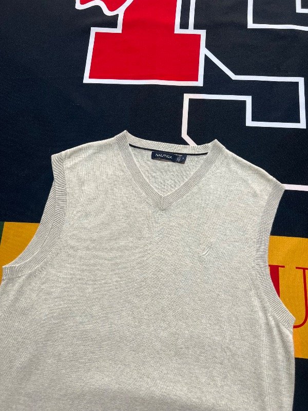 Producto - Chaleco Nautica gris crudo. Talle M