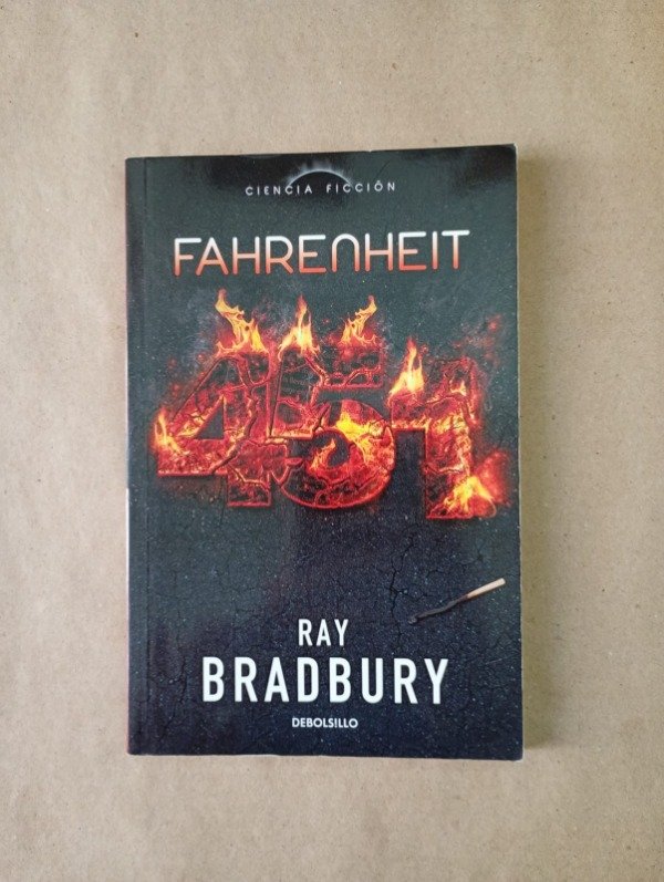 Producto - Fahrenheit 451 - Ray Bradbury - DeBols!llo 2020