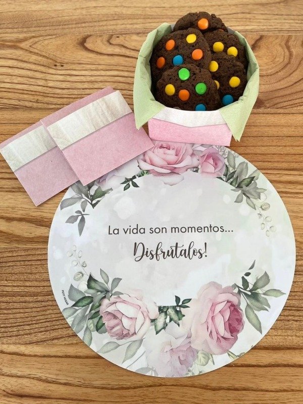 Producto - Set X 20 Platos De Sitio + 3 Paneras Papel Descartable