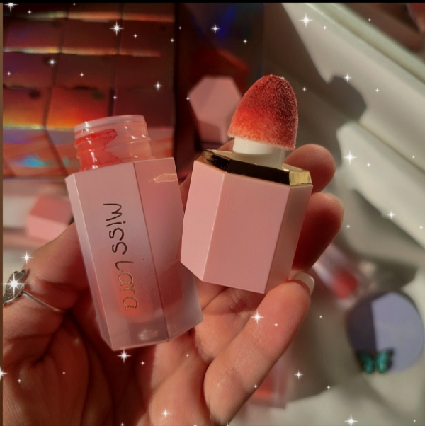 Producto - RUBOR LÍQUIDO CON ESPONJITA MISS LARA