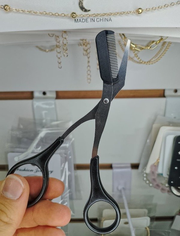 Producto - Tijera para cejas