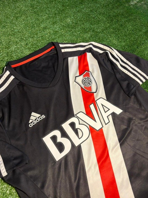 Camiseta alternativa Homenaje Labruna 2016/17 — imagen 2