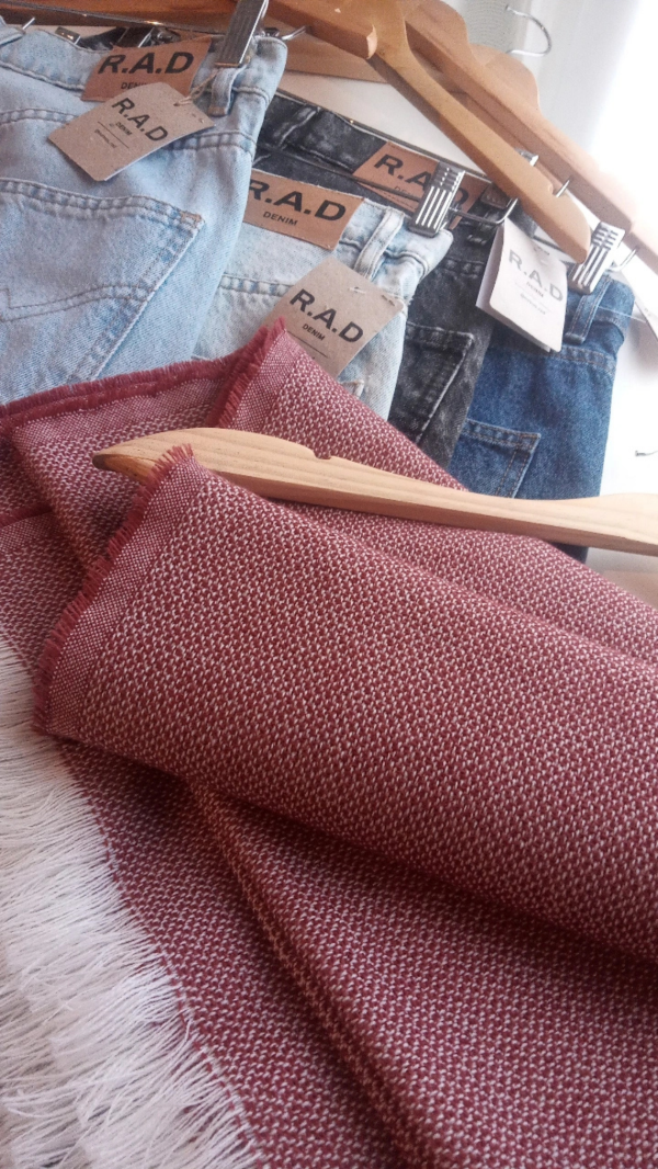 Producto - RUANA Acrílica Bordó Liso Gaspeado