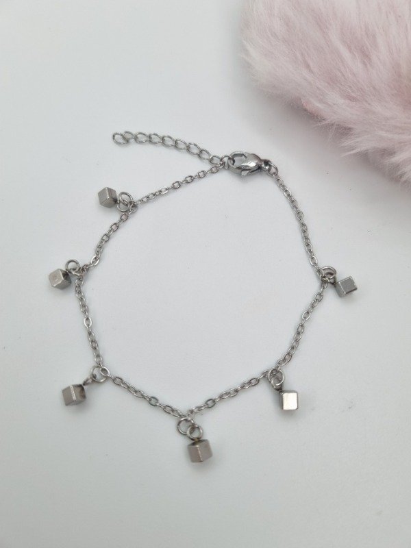 Producto - Pulsera acero quirurgico dijes cubitos