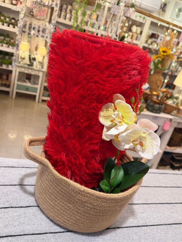 Producto - Alfombra peluda - roja (Efectivo: 11.920)