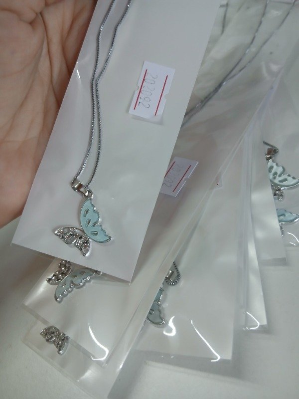Producto - Cadena mariposa celeste