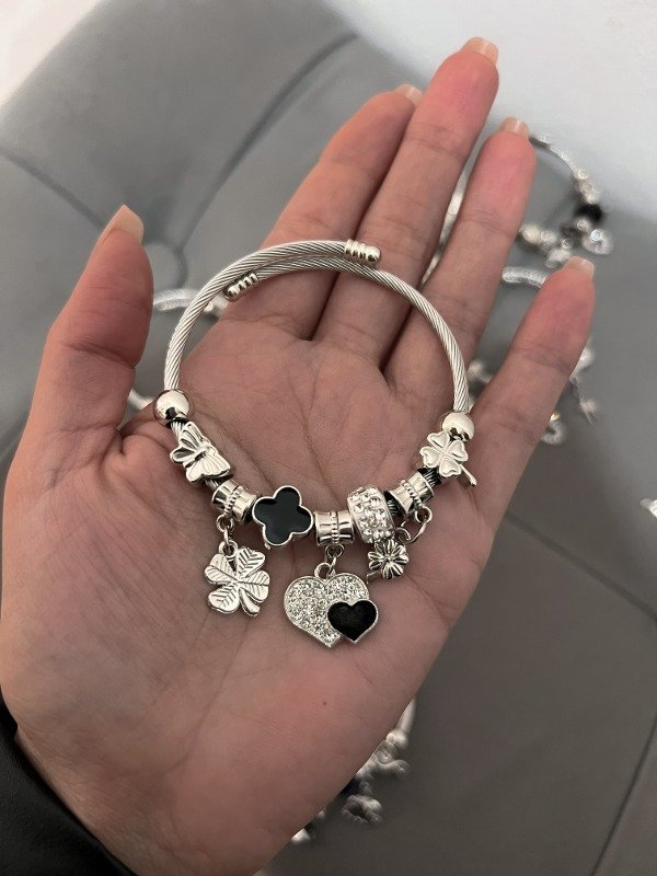 Producto - Pulsera charms tipo Pandora negra trébol