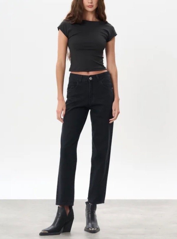 Producto - Jeans Mom rígido black Magda