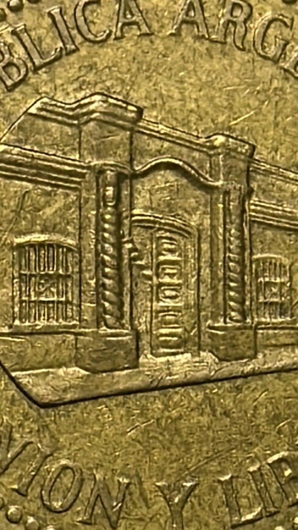 Producto - Moneda 50 Ctvs 2009 - ERROR Columna sobre Puerta