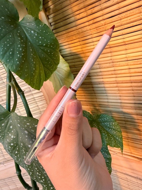 Producto - Lápiz pro labial a prueba de agua tono ROUGE.UNA