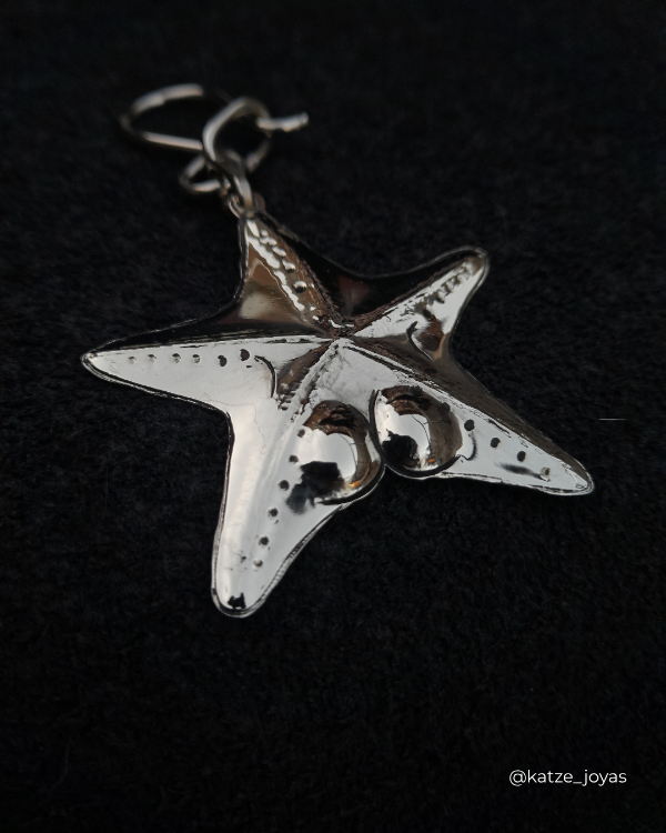 Producto - Llavero "Estrella culona" - ALPACA