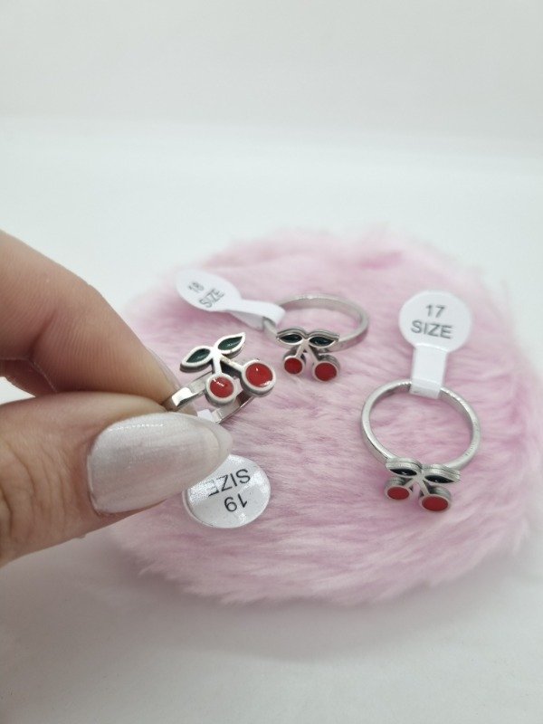 Producto - Anillos acero quirúrgico x3 cereza tamaño surt