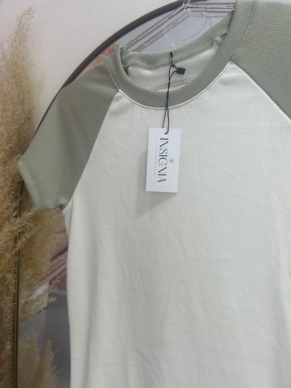 Producto - Remera Beca verde seco