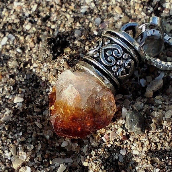 Producto - Citrino con calota labrada