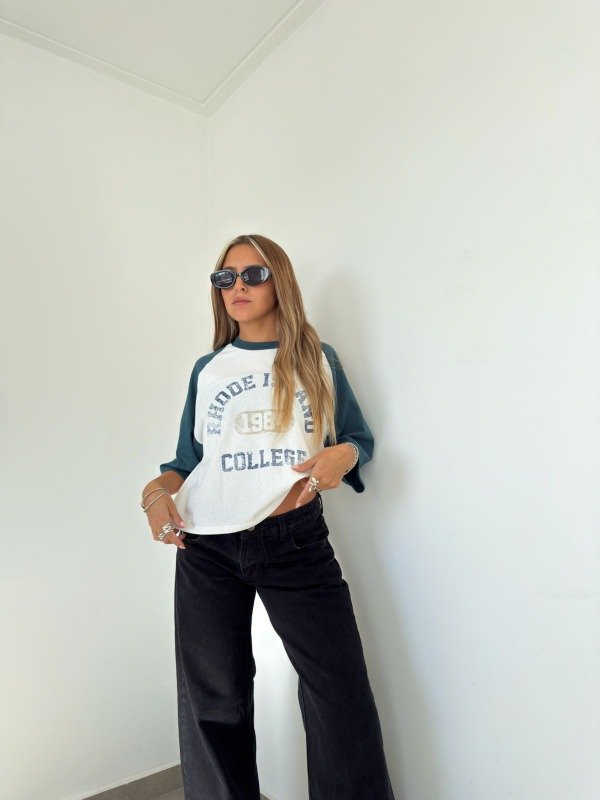 Producto - REMERA COLLEGE VERDE