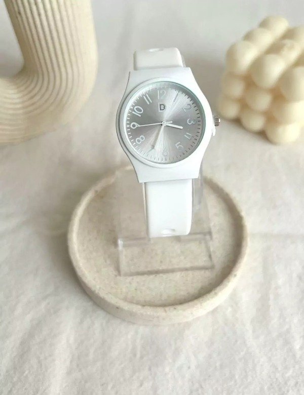 Producto - RELOJ MIA BLANCO
