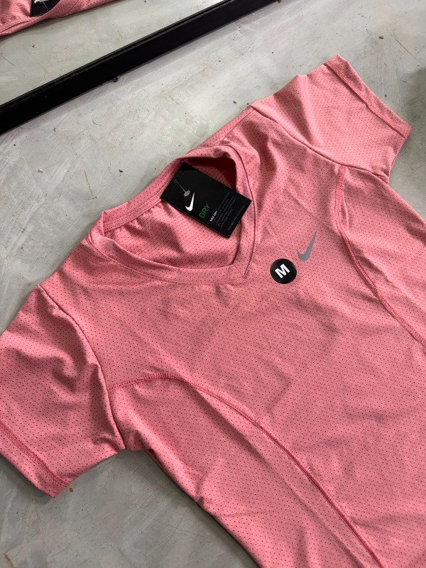 Producto - REMERA NIKE DRI-FIT DAMA - 6