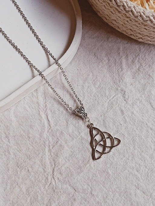 Producto - Collar triqueta - Acero quirúrgico