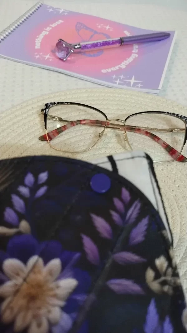Producto - ESTUCHE PORTA ANTEOJOS FLORES VIOLETAS 1 - 1