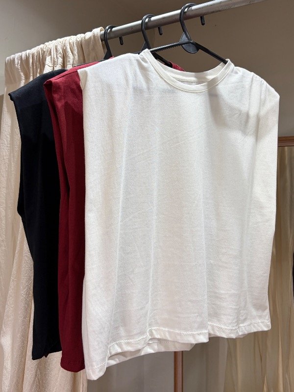 Producto - Musculosa simil hombreras