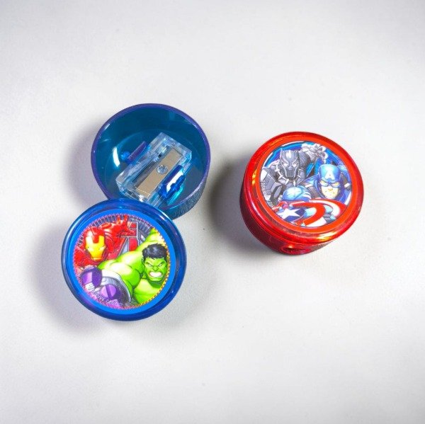 Producto - Sacapuntas con depósito Avengers