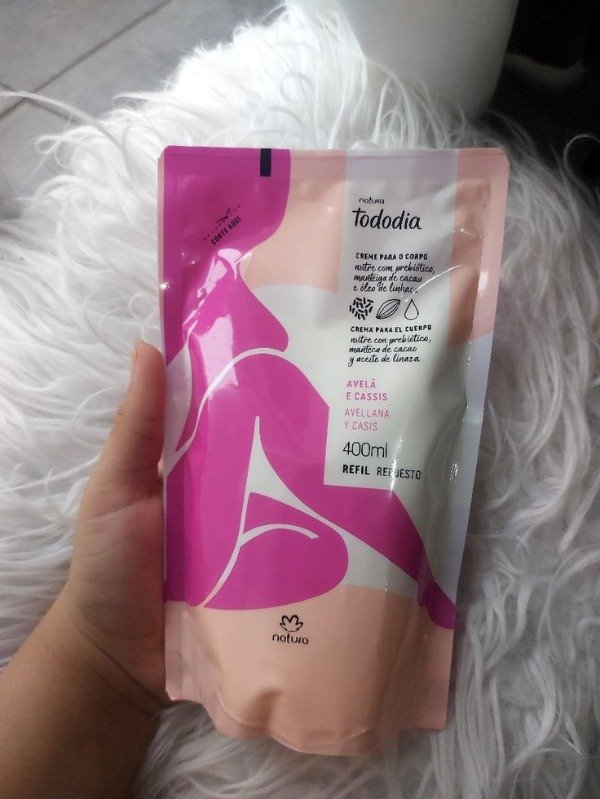 Producto - Repuesto de crema corporal avellana y casis
