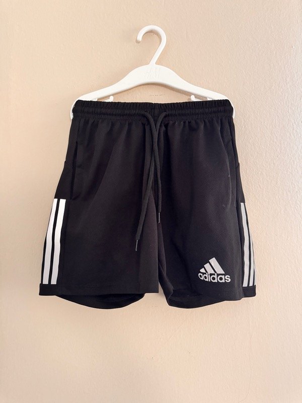 Producto - Bermuda imitación ADIDAS 6 años jt179