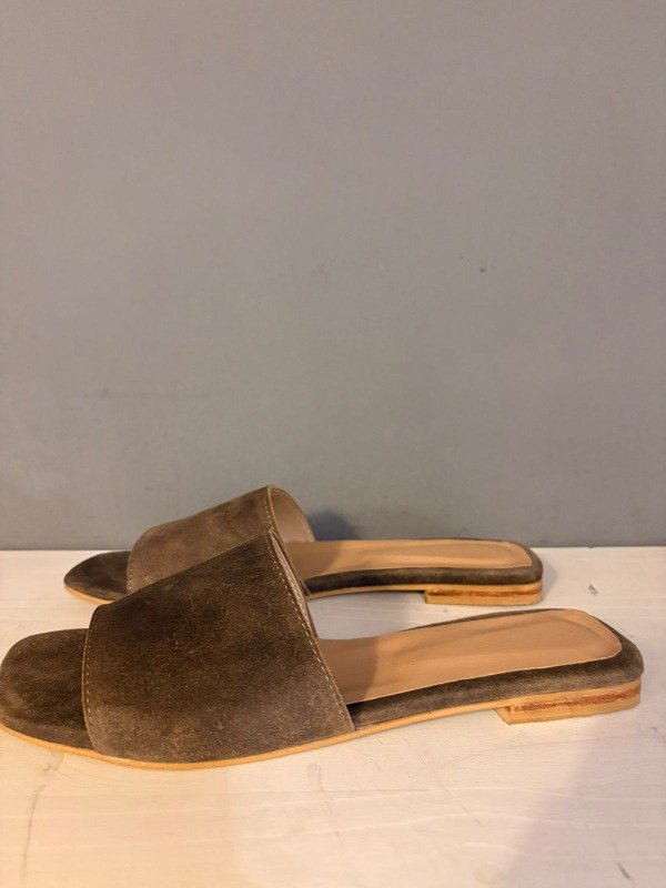 Producto - UMA CUERO GAMUZADO CHOCOLATE