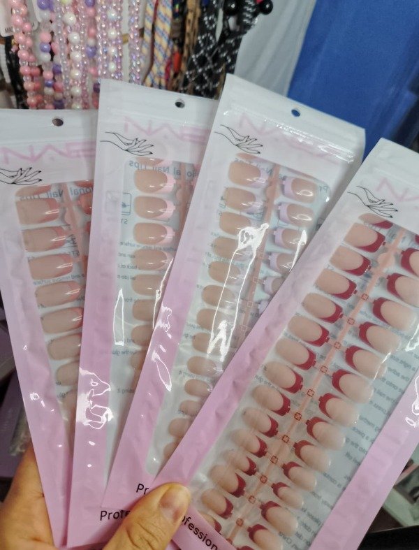 Producto - Uñas press on francesa