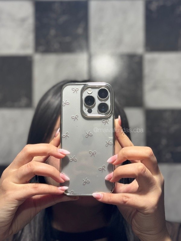 Producto - Case metalizada silver moños mini iPhone - 1