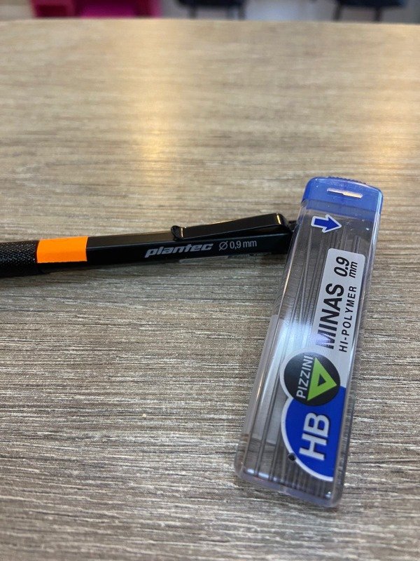 Producto - COMBO Portaminas 0.9+caja de minas 0.9