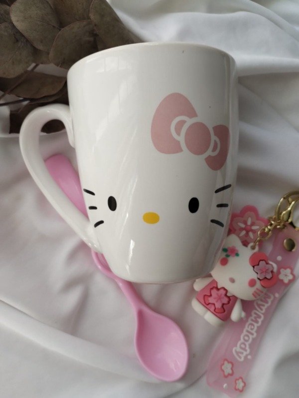 Producto - TAZA Y LLAVERO DE KITTY