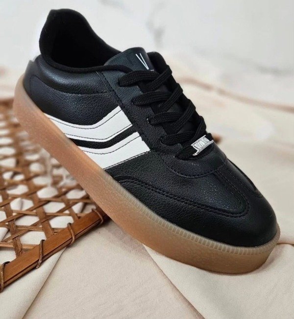 Producto - Zapatillas vizzano negras - Nuby