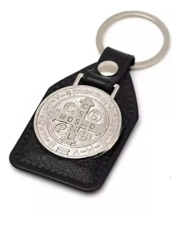 Producto - Llavero Eco Cuero Con Medalla De Metal San Benito