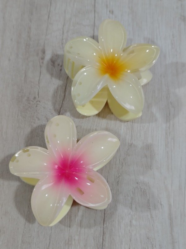 Producto - Broche hawaiano amarillo bebé