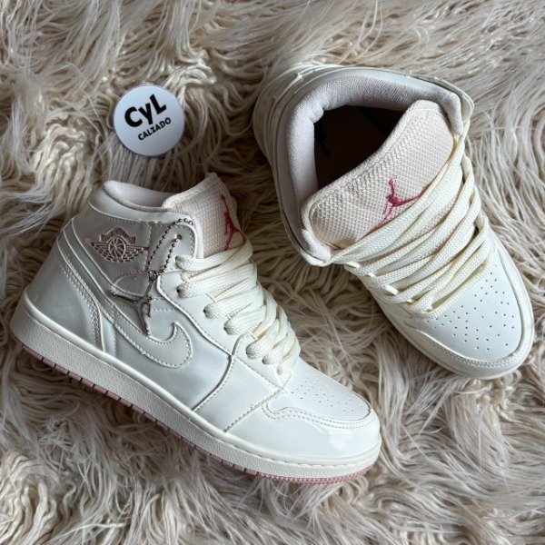Producto - Jordan Botita Off White Charol