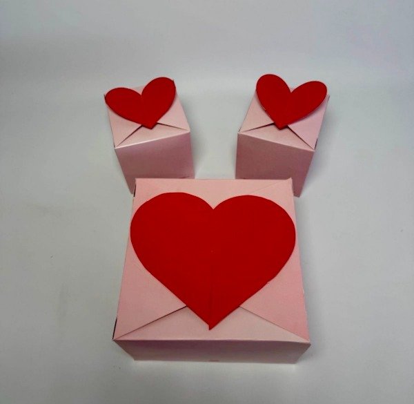 Producto - BOX CIERRE CORAZON CHICO -COD. 1616  medida 9x9x10