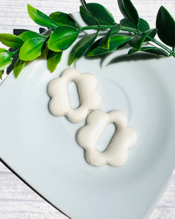 Producto - FLOR CERÁMICA BLANCO 2CTM.