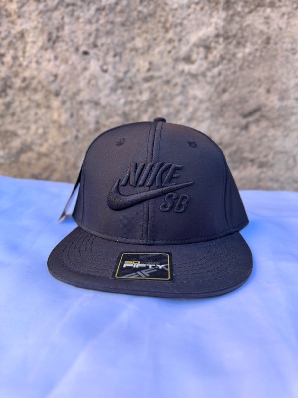 Producto - Gorra NIKE negra