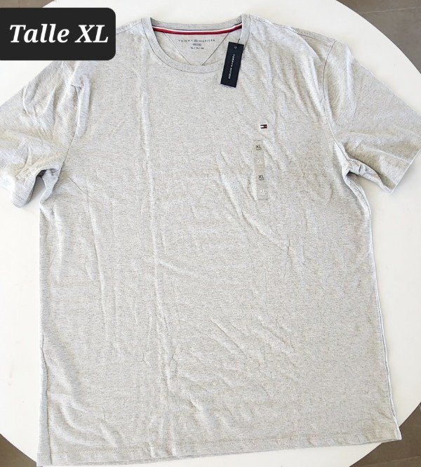 Producto - Remera manga corta Tommy Hilfiger talle xl gris