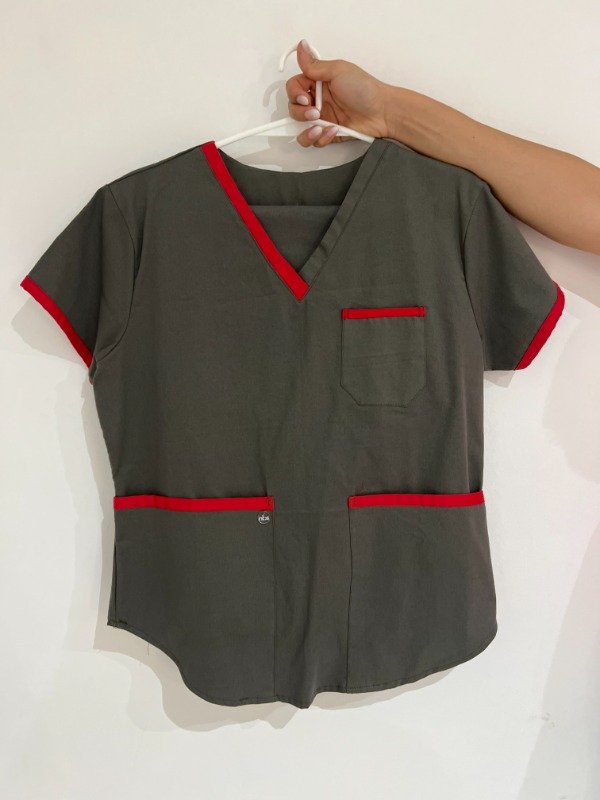 Producto - Conjunto ajustable gris con vivos rojos NBS