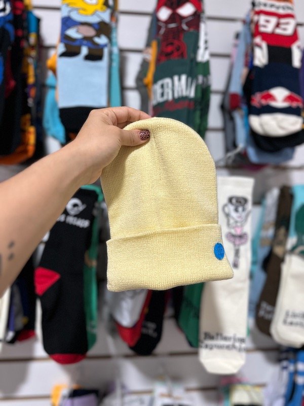 Producto - Gorro rocky manteca