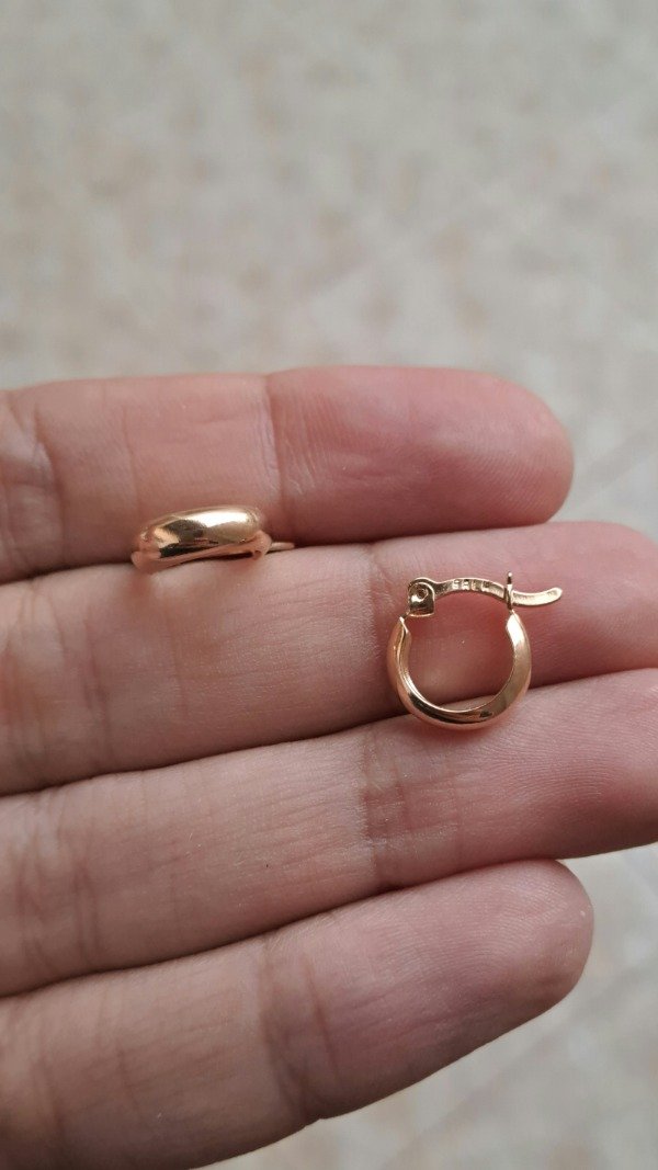 Producto - Argollas semijoya de oro 3mm x 10mm Lisas modelo antialérgico (unidad)