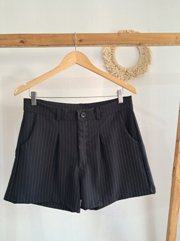 Producto - Short Sastrero Negro Rayas