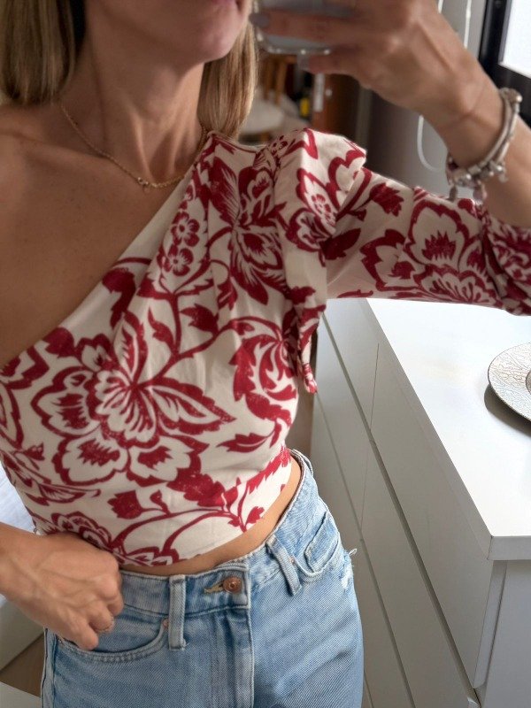 Producto - BLUSA UNA MANGA DE ZARA TALLE S