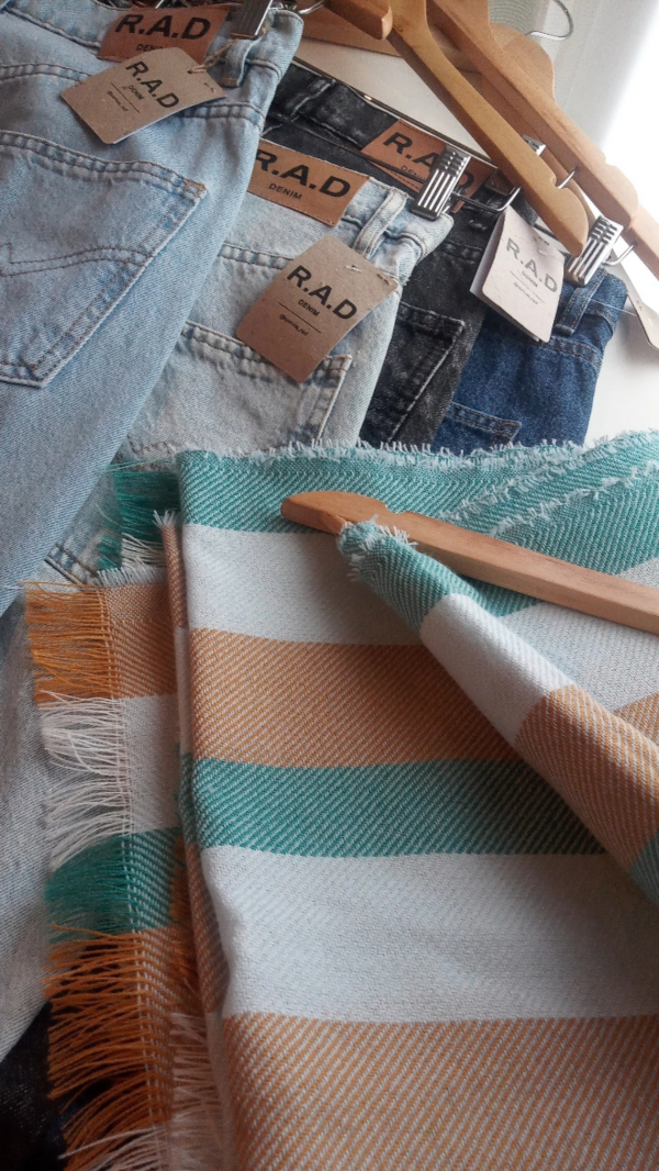 Producto - RUANA Acrílica Rayado Verde Menta