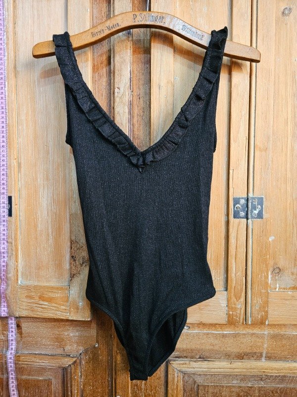 Producto - Body Bershka Negri t.s