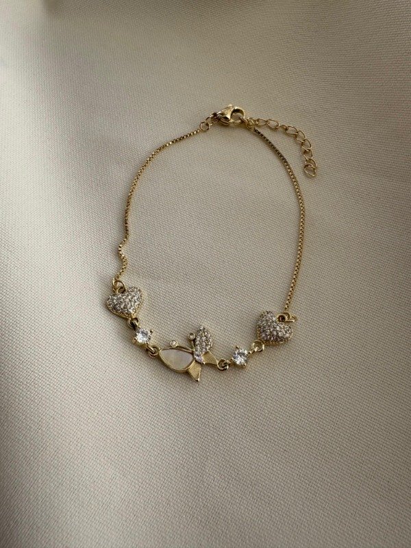 Producto - Pulsera mariposa y corazones - Acero dorado