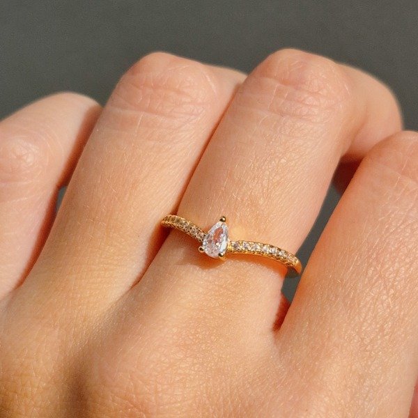Producto - Anillo gota dorado