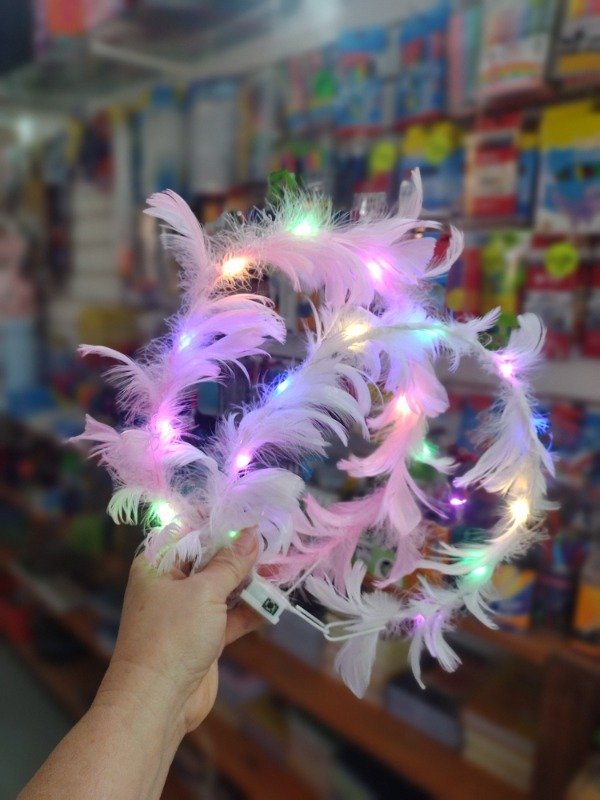 Producto - Corona de Plumas con Luz(consultar modelos disponibles)